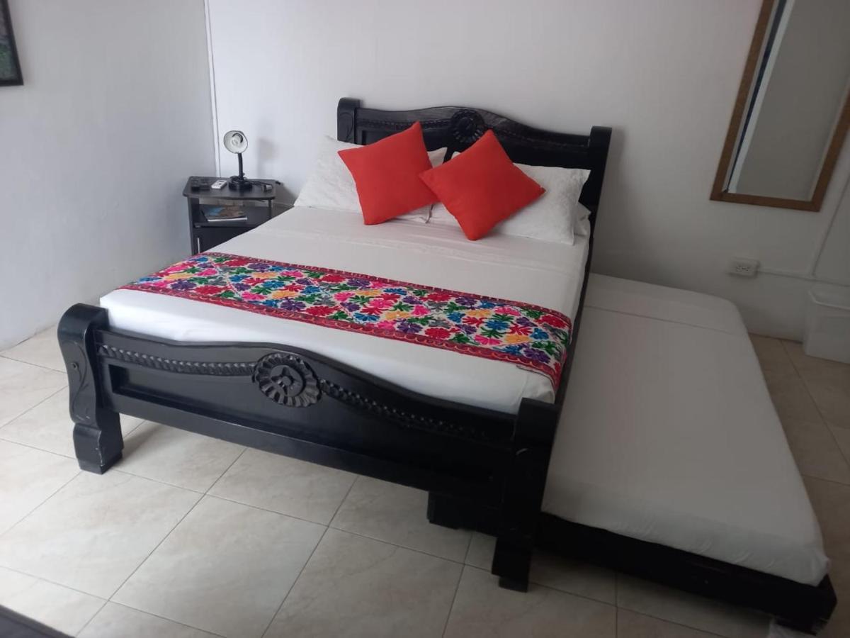 Cartagena Hotel Plaza De La Trinidad מראה חיצוני תמונה