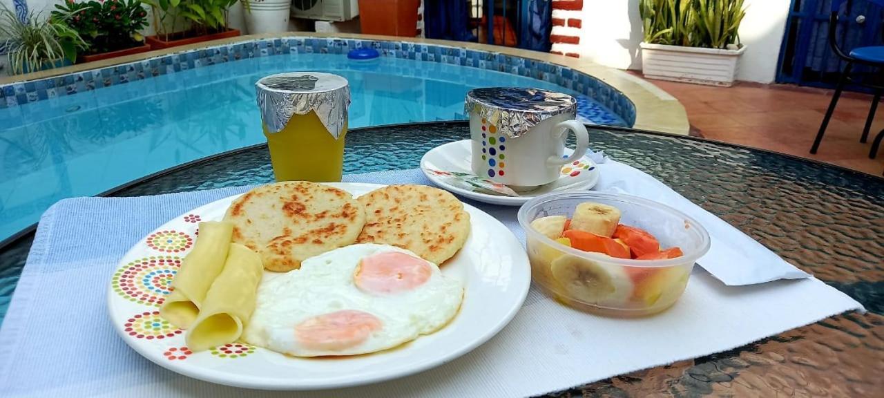 Cartagena Hotel Plaza De La Trinidad מראה חיצוני תמונה