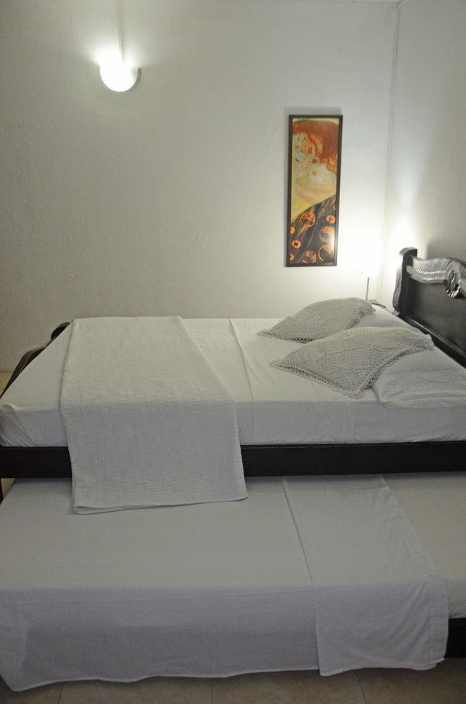 Cartagena Hotel Plaza De La Trinidad מראה חיצוני תמונה
